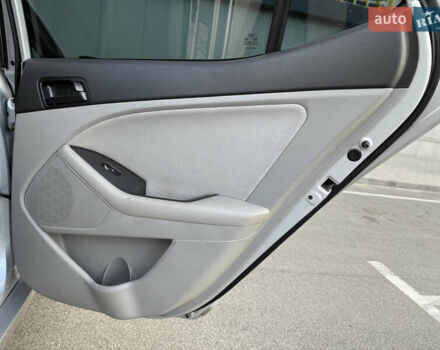 Сірий Кіа Оптіма, об'ємом двигуна 2.36 л та пробігом 196 тис. км за 7500 $, фото 24 на Automoto.ua