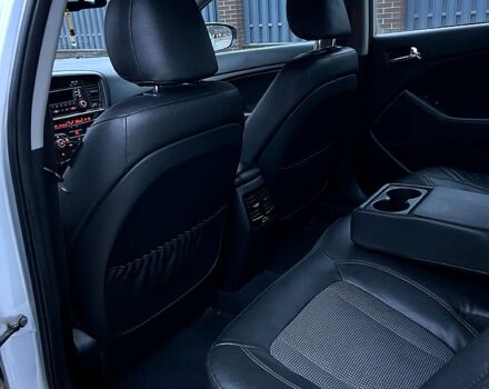 Серый Киа Оптима, объемом двигателя 2 л и пробегом 330 тыс. км за 8300 $, фото 11 на Automoto.ua