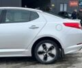 Сірий Кіа Оптіма, об'ємом двигуна 2 л та пробігом 176 тис. км за 9690 $, фото 5 на Automoto.ua