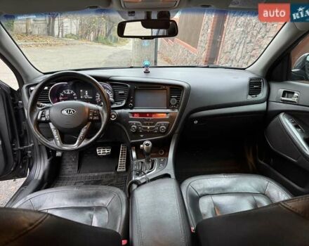 Сірий Кіа Оптіма, об'ємом двигуна 2 л та пробігом 211 тис. км за 10000 $, фото 5 на Automoto.ua