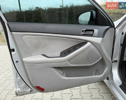 Серый Киа Оптима, объемом двигателя 2.36 л и пробегом 196 тыс. км за 7300 $, фото 12 на Automoto.ua