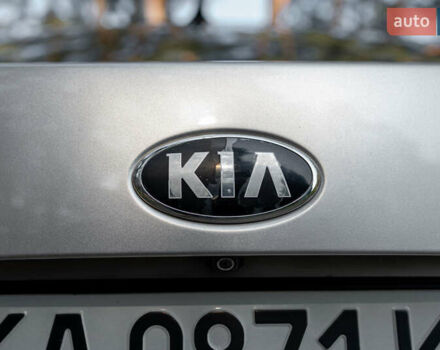 Серый Киа Оптима, объемом двигателя 2.4 л и пробегом 200 тыс. км за 9000 $, фото 8 на Automoto.ua