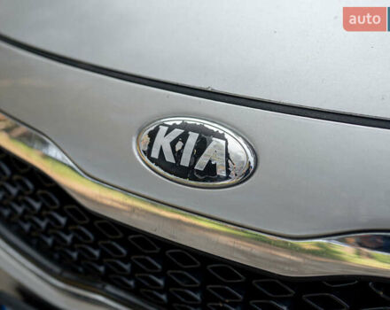 Серый Киа Оптима, объемом двигателя 2.4 л и пробегом 200 тыс. км за 9000 $, фото 16 на Automoto.ua