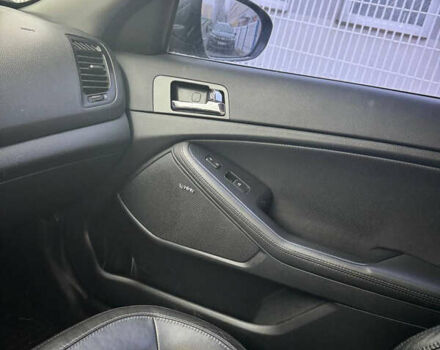 Серый Киа Оптима, объемом двигателя 2.36 л и пробегом 260 тыс. км за 9500 $, фото 2 на Automoto.ua