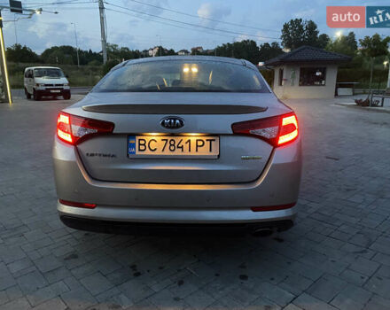 Серый Киа Оптима, объемом двигателя 2 л и пробегом 250 тыс. км за 10500 $, фото 2 на Automoto.ua