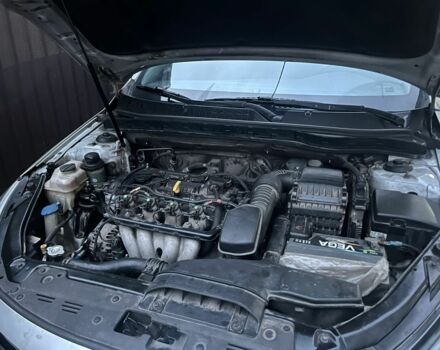 Серый Киа Оптима, объемом двигателя 2 л и пробегом 230 тыс. км за 8699 $, фото 6 на Automoto.ua