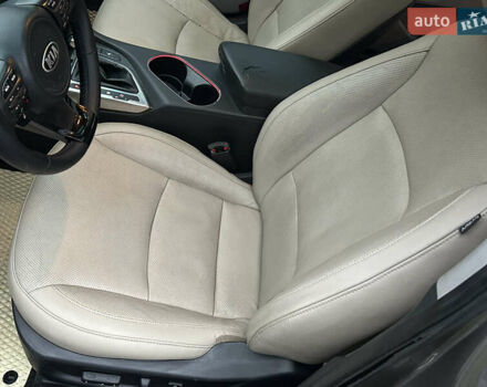 Сірий Кіа Оптіма, об'ємом двигуна 2.36 л та пробігом 220 тис. км за 8500 $, фото 17 на Automoto.ua