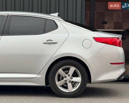 Сірий Кіа Оптіма, об'ємом двигуна 2.36 л та пробігом 183 тис. км за 8800 $, фото 11 на Automoto.ua