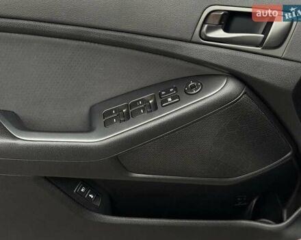 Сірий Кіа Оптіма, об'ємом двигуна 2.36 л та пробігом 183 тис. км за 8800 $, фото 27 на Automoto.ua