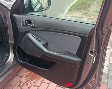 Серый Киа Оптима, объемом двигателя 2.36 л и пробегом 101 тыс. км за 9000 $, фото 18 на Automoto.ua