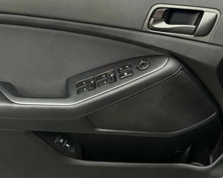 Сірий Кіа Оптіма, об'ємом двигуна 2.4 л та пробігом 183 тис. км за 8800 $, фото 21 на Automoto.ua