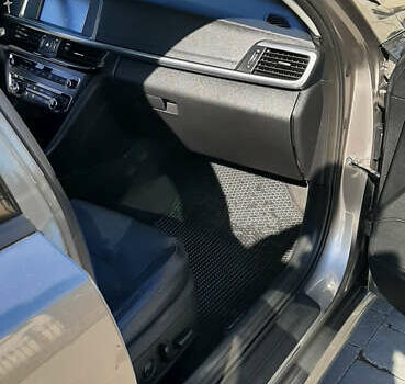 Серый Киа Оптима, объемом двигателя 2.36 л и пробегом 176 тыс. км за 12700 $, фото 5 на Automoto.ua