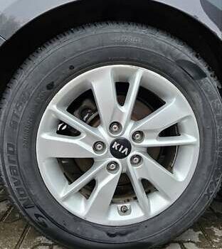 Серый Киа Оптима, объемом двигателя 2.36 л и пробегом 120 тыс. км за 10000 $, фото 32 на Automoto.ua