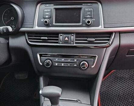 Серый Киа Оптима, объемом двигателя 2.36 л и пробегом 120 тыс. км за 10000 $, фото 24 на Automoto.ua