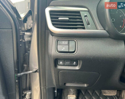 Серый Киа Оптима, объемом двигателя 2.4 л и пробегом 190 тыс. км за 12090 $, фото 18 на Automoto.ua