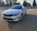 Серый Киа Оптима, объемом двигателя 2 л и пробегом 210 тыс. км за 11000 $, фото 5 на Automoto.ua