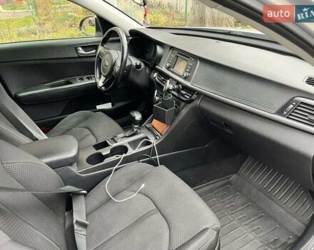 Серый Киа Оптима, объемом двигателя 1.59 л и пробегом 100 тыс. км за 11000 $, фото 10 на Automoto.ua