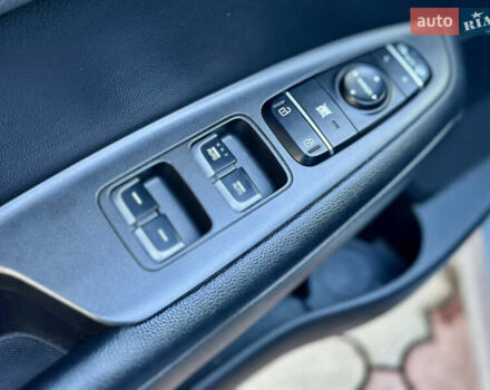 Серый Киа Оптима, объемом двигателя 2 л и пробегом 111 тыс. км за 12700 $, фото 22 на Automoto.ua