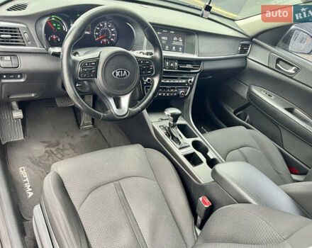 Сірий Кіа Оптіма, об'ємом двигуна 2 л та пробігом 168 тис. км за 11200 $, фото 9 на Automoto.ua