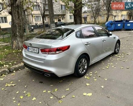 Серый Киа Оптима, объемом двигателя 1.59 л и пробегом 100 тыс. км за 11000 $, фото 7 на Automoto.ua