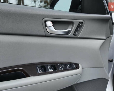 Серый Киа Оптима, объемом двигателя 2.4 л и пробегом 121 тыс. км за 12490 $, фото 15 на Automoto.ua