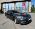 Сірий Кіа Оптіма, об'ємом двигуна 2 л та пробігом 163 тис. км за 14000 $, фото 3 на Automoto.ua