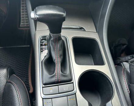 Сірий Кіа Оптіма, об'ємом двигуна 2 л та пробігом 142 тис. км за 10800 $, фото 20 на Automoto.ua