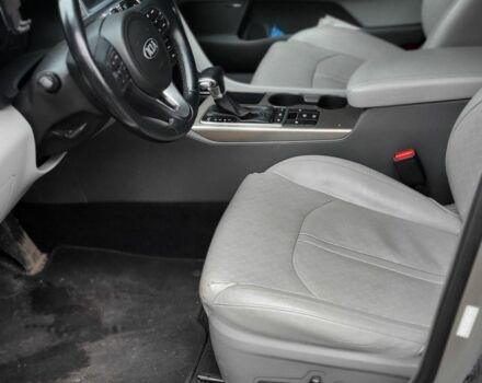 Сірий Кіа Оптіма, об'ємом двигуна 2 л та пробігом 107 тис. км за 15700 $, фото 3 на Automoto.ua