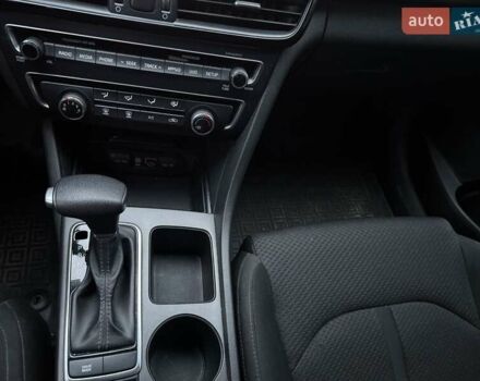 Серый Киа Оптима, объемом двигателя 2.36 л и пробегом 101 тыс. км за 9500 $, фото 14 на Automoto.ua