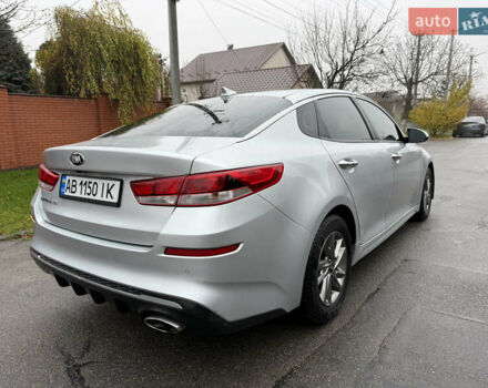 Сірий Кіа Оптіма, об'ємом двигуна 2.36 л та пробігом 150 тис. км за 13500 $, фото 4 на Automoto.ua