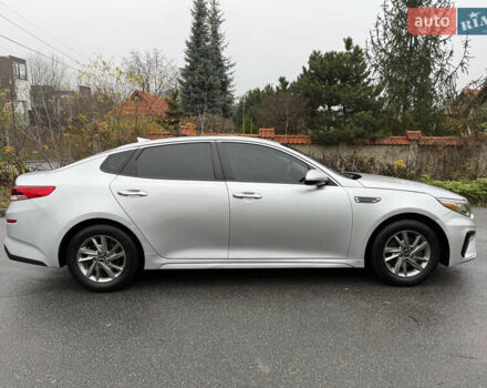 Сірий Кіа Оптіма, об'ємом двигуна 2.36 л та пробігом 150 тис. км за 13500 $, фото 7 на Automoto.ua