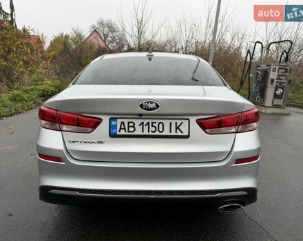 Сірий Кіа Оптіма, об'ємом двигуна 2.36 л та пробігом 171 тис. км за 13500 $, фото 5 на Automoto.ua