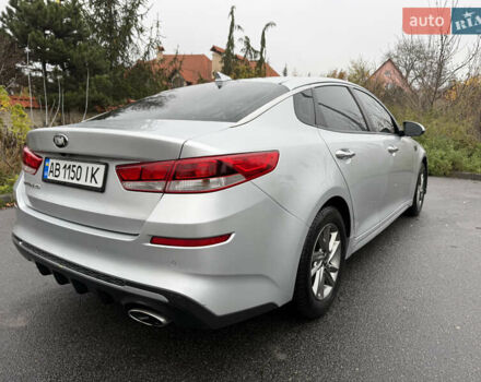 Сірий Кіа Оптіма, об'ємом двигуна 2.36 л та пробігом 171 тис. км за 13500 $, фото 4 на Automoto.ua