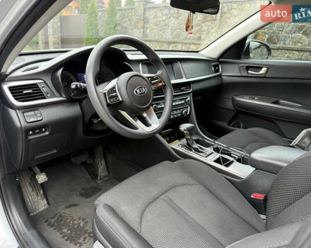 Сірий Кіа Оптіма, об'ємом двигуна 2.36 л та пробігом 171 тис. км за 13500 $, фото 11 на Automoto.ua