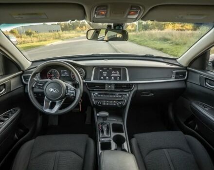 Серый Киа Оптима, объемом двигателя 2 л и пробегом 125 тыс. км за 9800 $, фото 12 на Automoto.ua