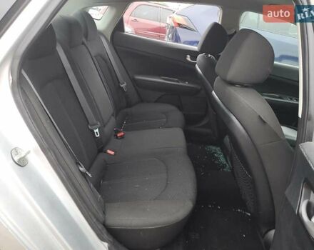 Серый Киа Оптима, объемом двигателя 2.36 л и пробегом 130 тыс. км за 2500 $, фото 9 на Automoto.ua