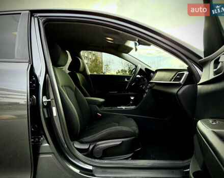 Сірий Кіа Оптіма, об'ємом двигуна 2.36 л та пробігом 185 тис. км за 14700 $, фото 26 на Automoto.ua