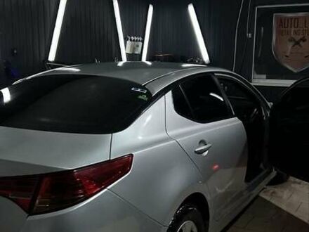 Сірий Кіа Оптіма, об'ємом двигуна 2 л та пробігом 400 тис. км за 8000 $, фото 1 на Automoto.ua