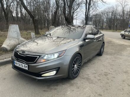 Сірий Кіа Оптіма, об'ємом двигуна 2 л та пробігом 200 тис. км за 9800 $, фото 1 на Automoto.ua