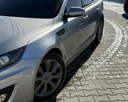 Сірий Кіа Оптіма, об'ємом двигуна 2 л та пробігом 200 тис. км за 8888 $, фото 1 на Automoto.ua