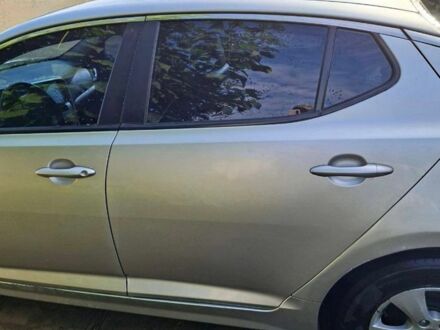 Серый Киа Оптима, объемом двигателя 2 л и пробегом 160 тыс. км за 3350 $, фото 1 на Automoto.ua