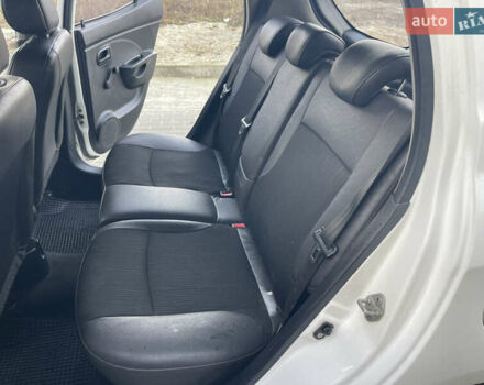 Білий Кіа Піканто, об'ємом двигуна 1 л та пробігом 116 тис. км за 3500 $, фото 17 на Automoto.ua