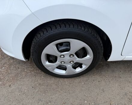 Білий Кіа Піканто, об'ємом двигуна 1 л та пробігом 130 тис. км за 5800 $, фото 3 на Automoto.ua