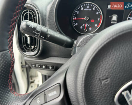 Білий Кіа Піканто, об'ємом двигуна 1 л та пробігом 30 тис. км за 15550 $, фото 31 на Automoto.ua