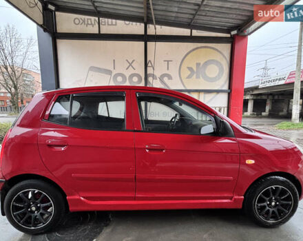 Красный Киа Пиканто, объемом двигателя 1.1 л и пробегом 181 тыс. км за 3800 $, фото 5 на Automoto.ua