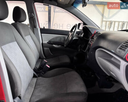 Красный Киа Пиканто, объемом двигателя 1.1 л и пробегом 181 тыс. км за 3800 $, фото 21 на Automoto.ua