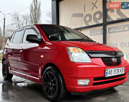 Красный Киа Пиканто, объемом двигателя 1.1 л и пробегом 181 тыс. км за 3800 $, фото 3 на Automoto.ua