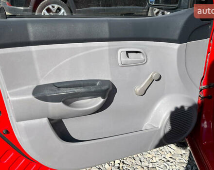 Красный Киа Пиканто, объемом двигателя 1.12 л и пробегом 188 тыс. км за 3700 $, фото 25 на Automoto.ua