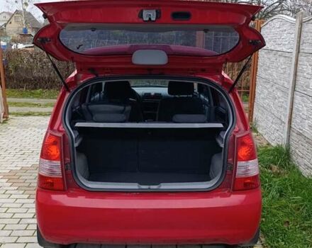 Красный Киа Пиканто, объемом двигателя 1.1 л и пробегом 153 тыс. км за 4500 $, фото 4 на Automoto.ua