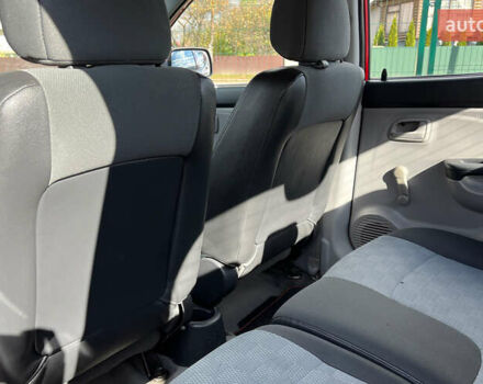 Красный Киа Пиканто, объемом двигателя 1.12 л и пробегом 188 тыс. км за 3700 $, фото 20 на Automoto.ua